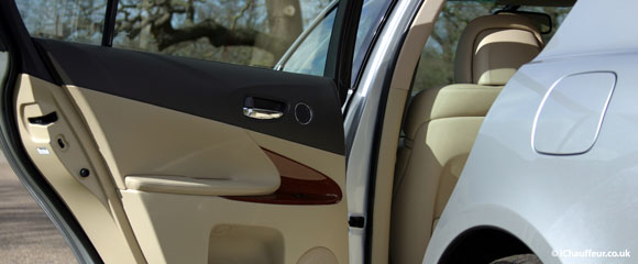 Lexus GS 450h Hybrid door