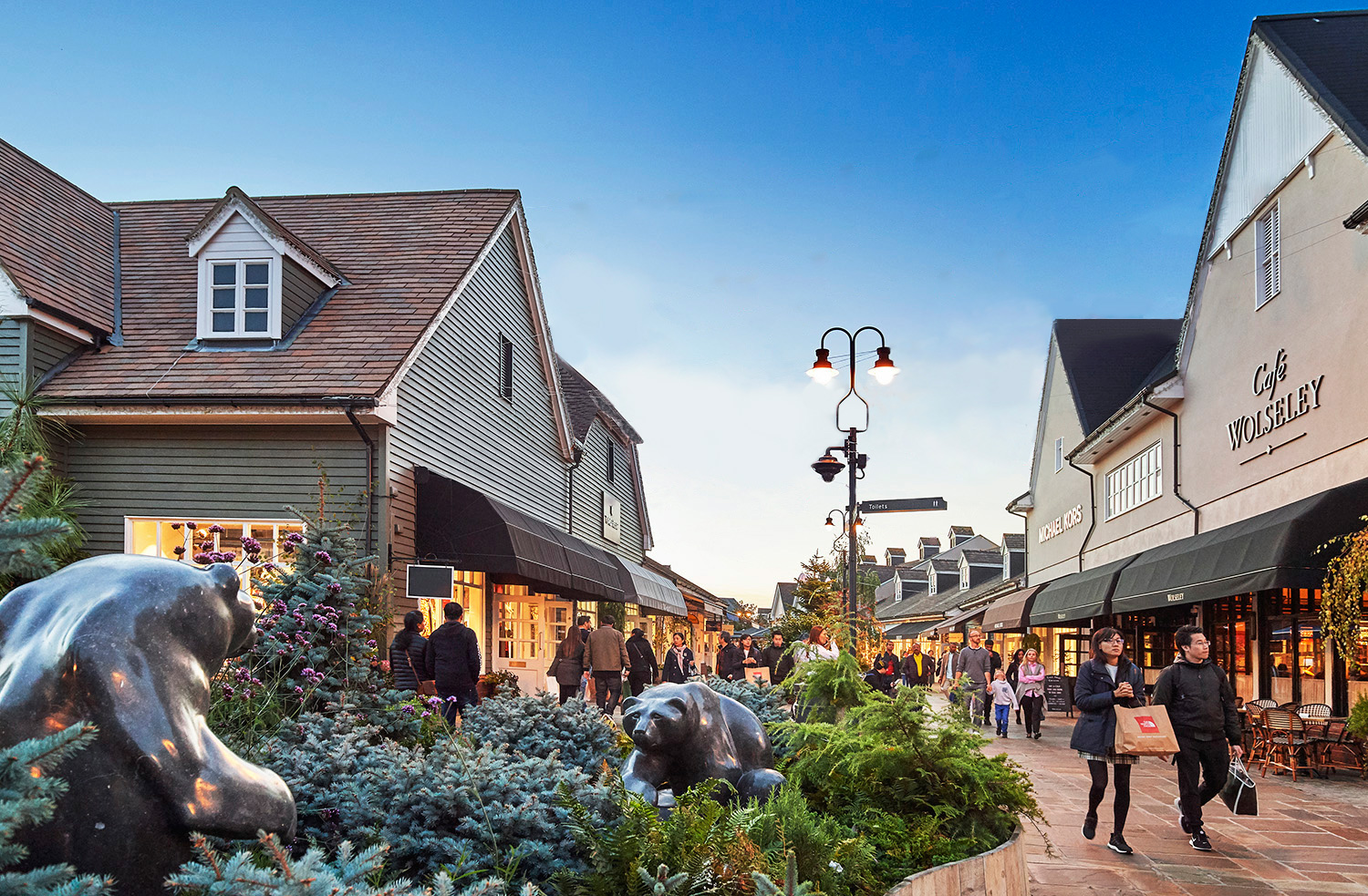 VIP Shopping with Bicester Village - Luxury Designer Retail - iChauffeur