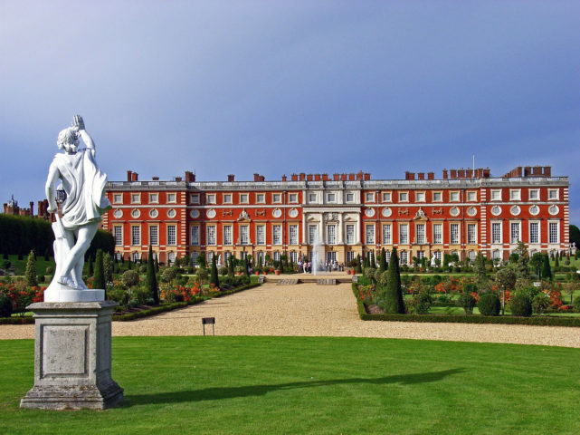 Hampton Court Palace tour