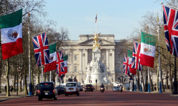 The Mall leading to Buckingham Palace in London