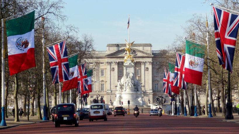 The Mall leading to Buckingham Palace in London