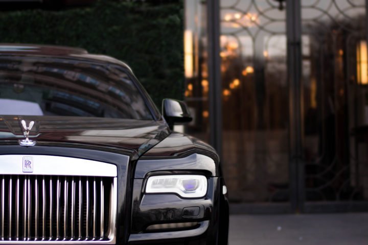 Shopping in London in Rolls-Royce Phantom