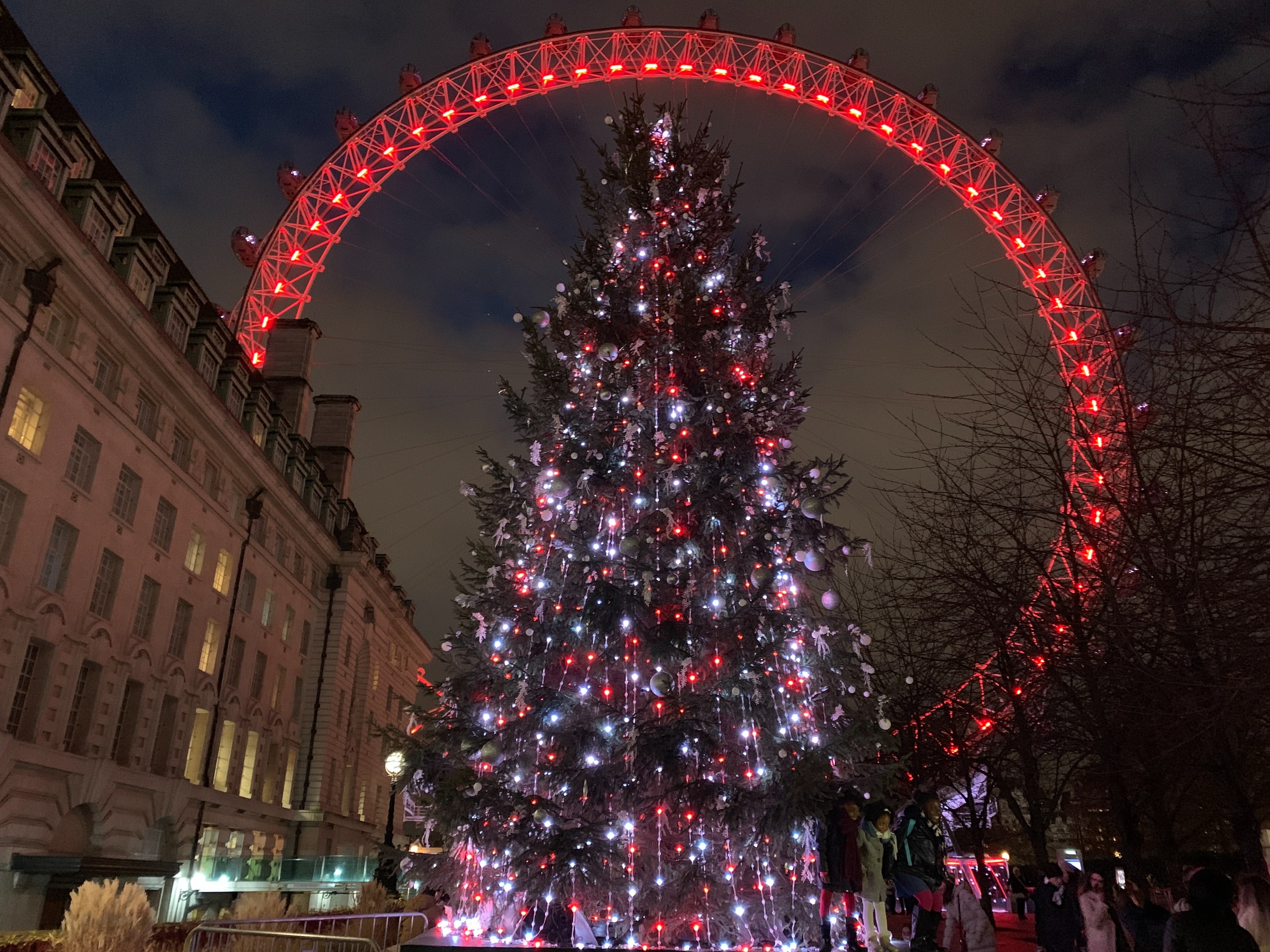 Christmas tree in front of the London Eye
