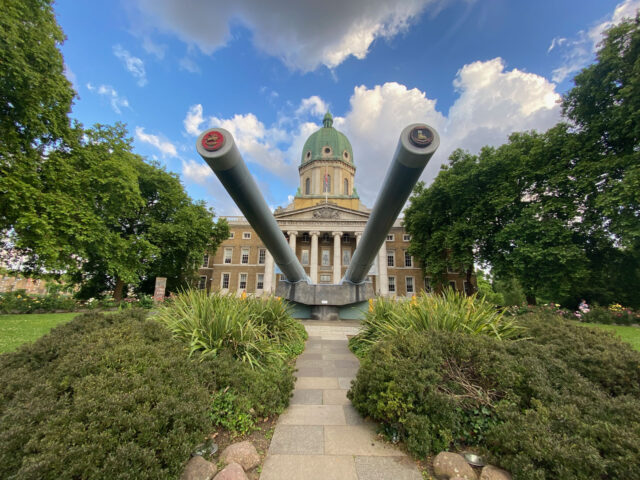 Imperial War Museum guns.