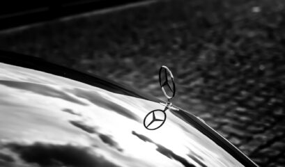 Mercedes-Benz bonnet mascot on black car